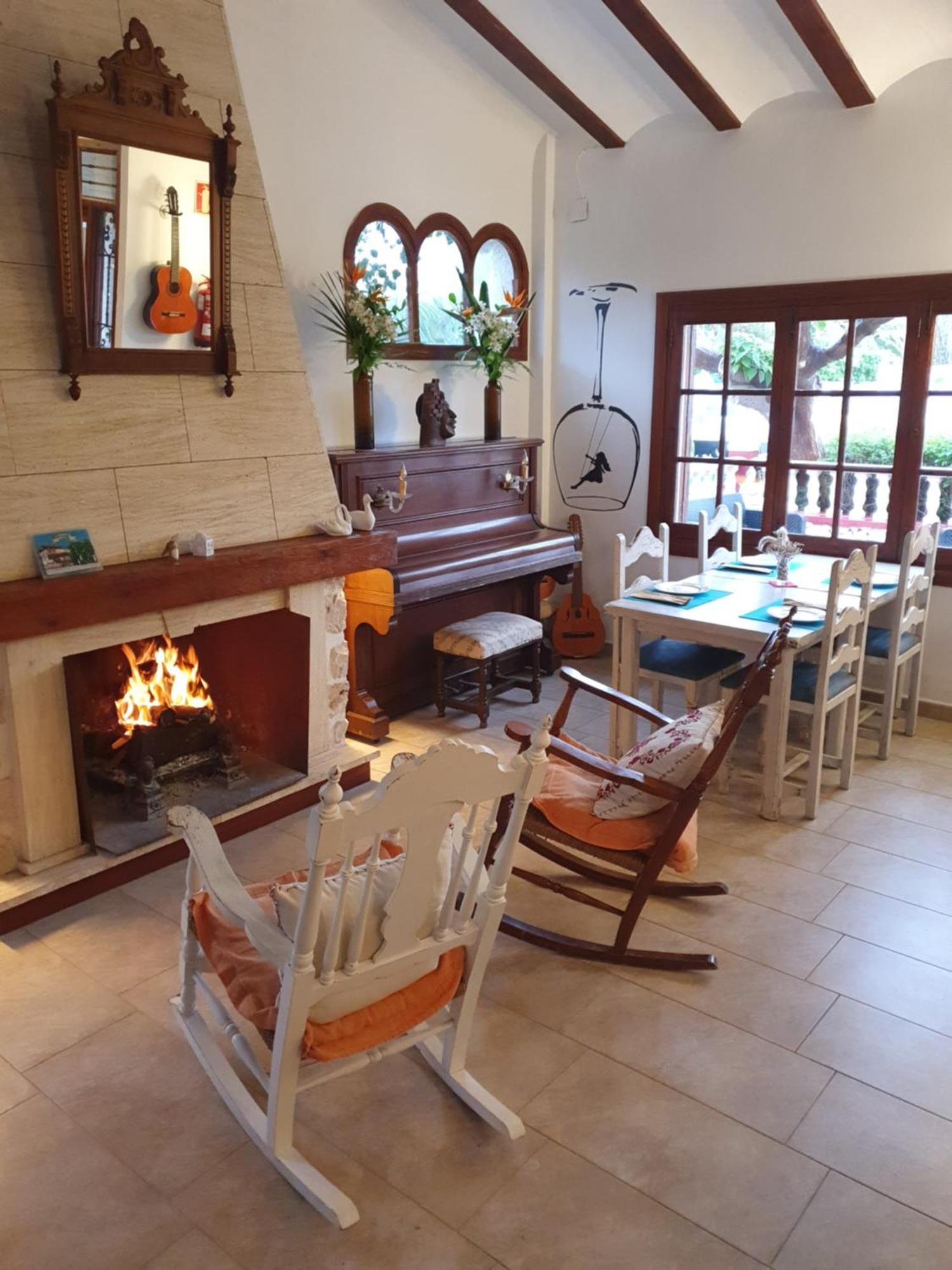 דניה Hostal Mi Campana מראה חיצוני תמונה